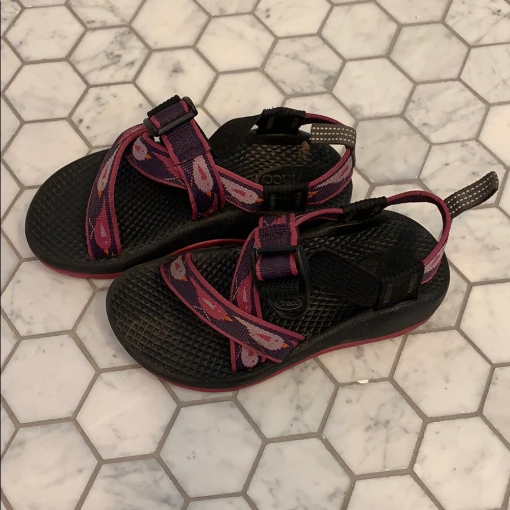 Girls awesome Chaco sandals